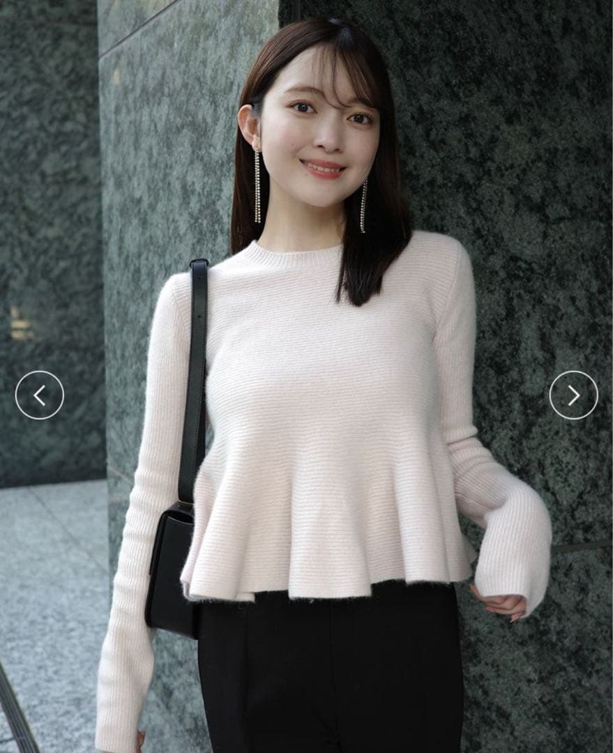 ウサギオンライン限定カラー】アニュアンスペプラムショートニット