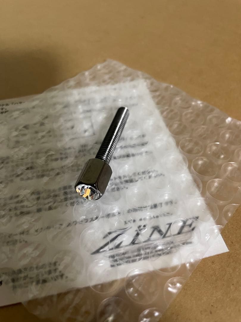 ハマーH2 スワロフスキーボルトZINE HUMMER - メルカリ