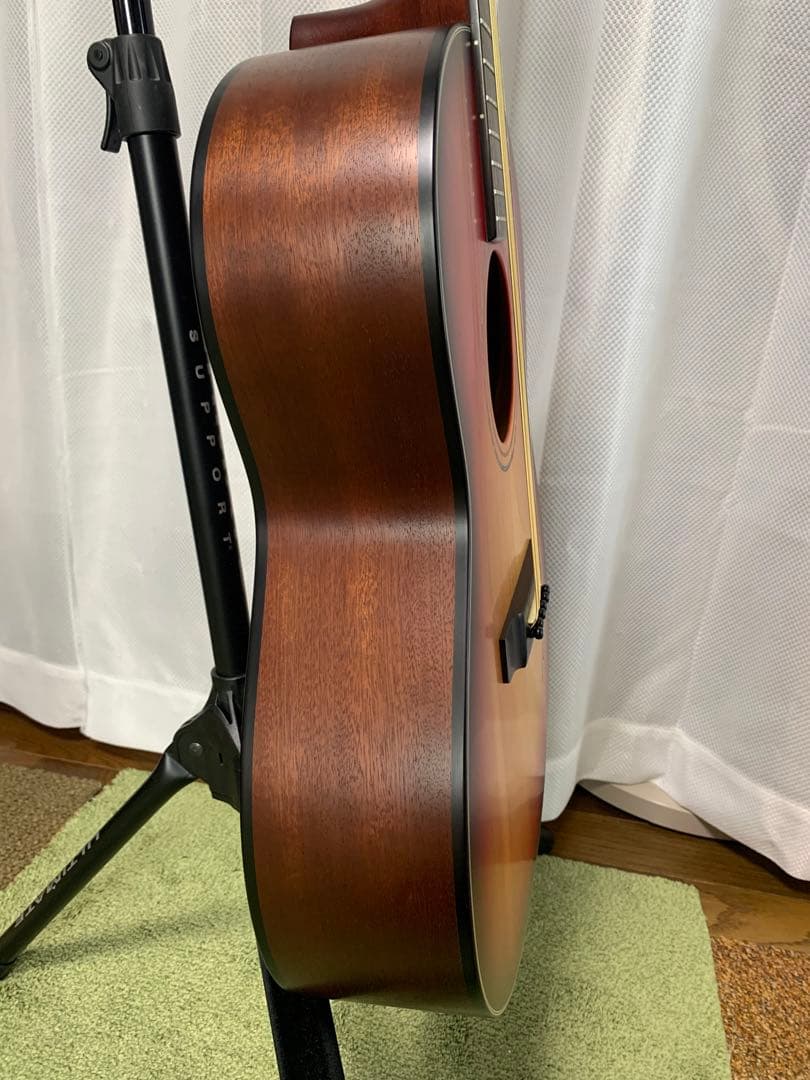 K.Yairi RF-65 HB L.R.Baggs LYRICピックアップ搭載