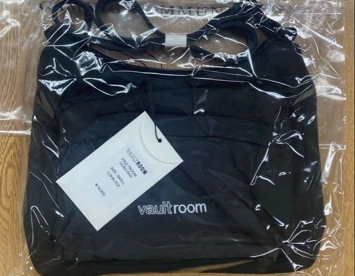 VAULTROOM HOBO BAG SMALL 新品未開封 - メルカリ
