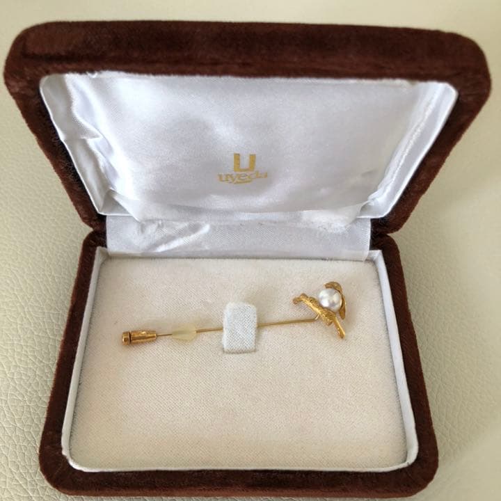 ウエダジュエラー スズメのピンブローチ K18 - メルカリ