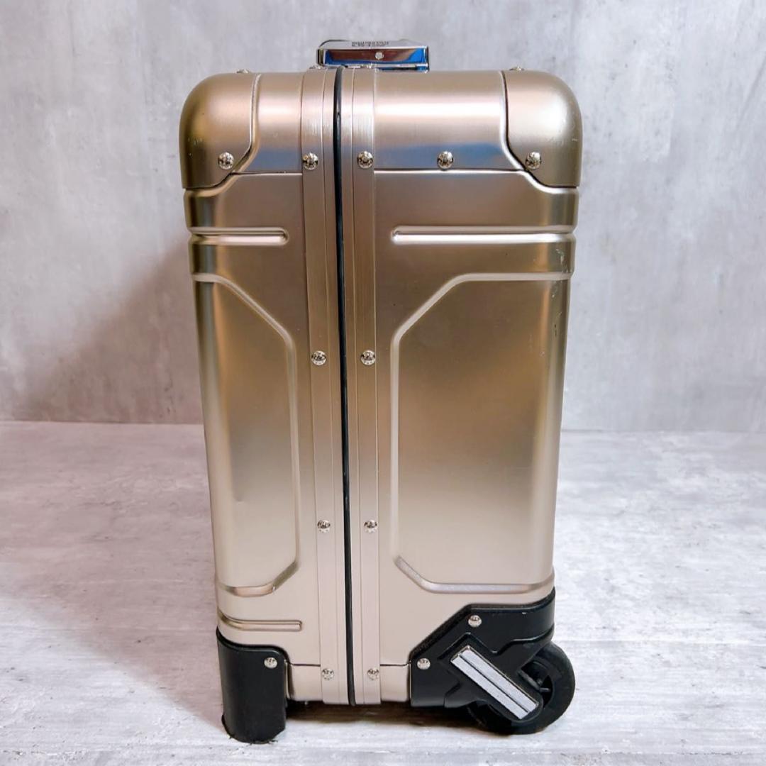 ゼロハリバートン スーツケース アルミ ゴールド 機内持ち込み可能 2輪