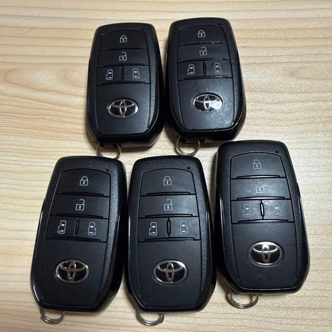 トヨタ純正 スマートキー (4つボタン) 5個 送料込み - メルカリ