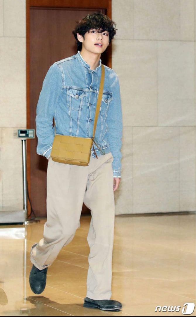 Acne studious】BTSテテ着用 ノーカラーデニムジャケット - メルカリ