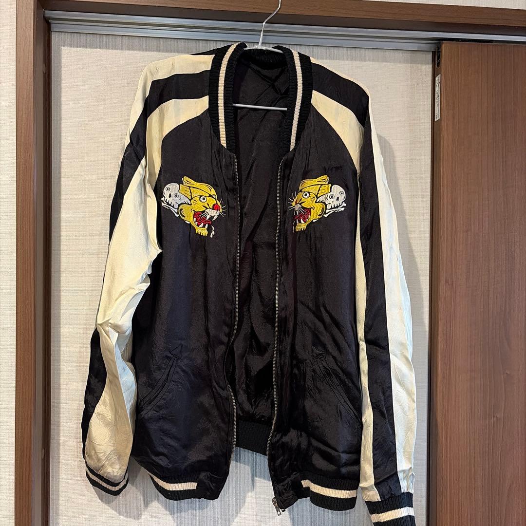 Skullshit スカルシット　スカジャン 渋谷龍太　着用アイテム SKULLSHIT / スカルシット「Studs Star V-Neck T-sh」[渋谷龍太(SUPER