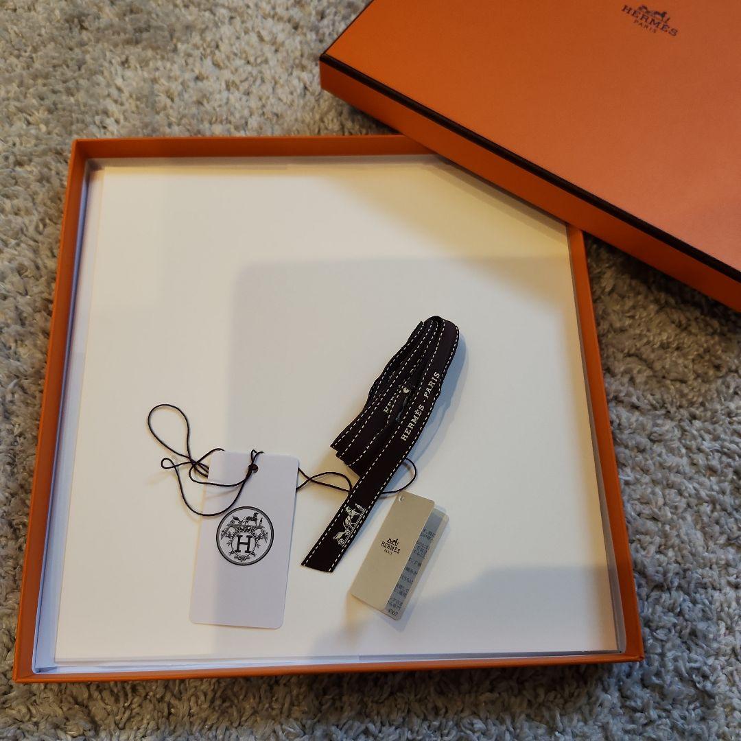 エルメス HERMES 空箱 スカーフ用 正方形 リボン タグ薄紙つき - メルカリ