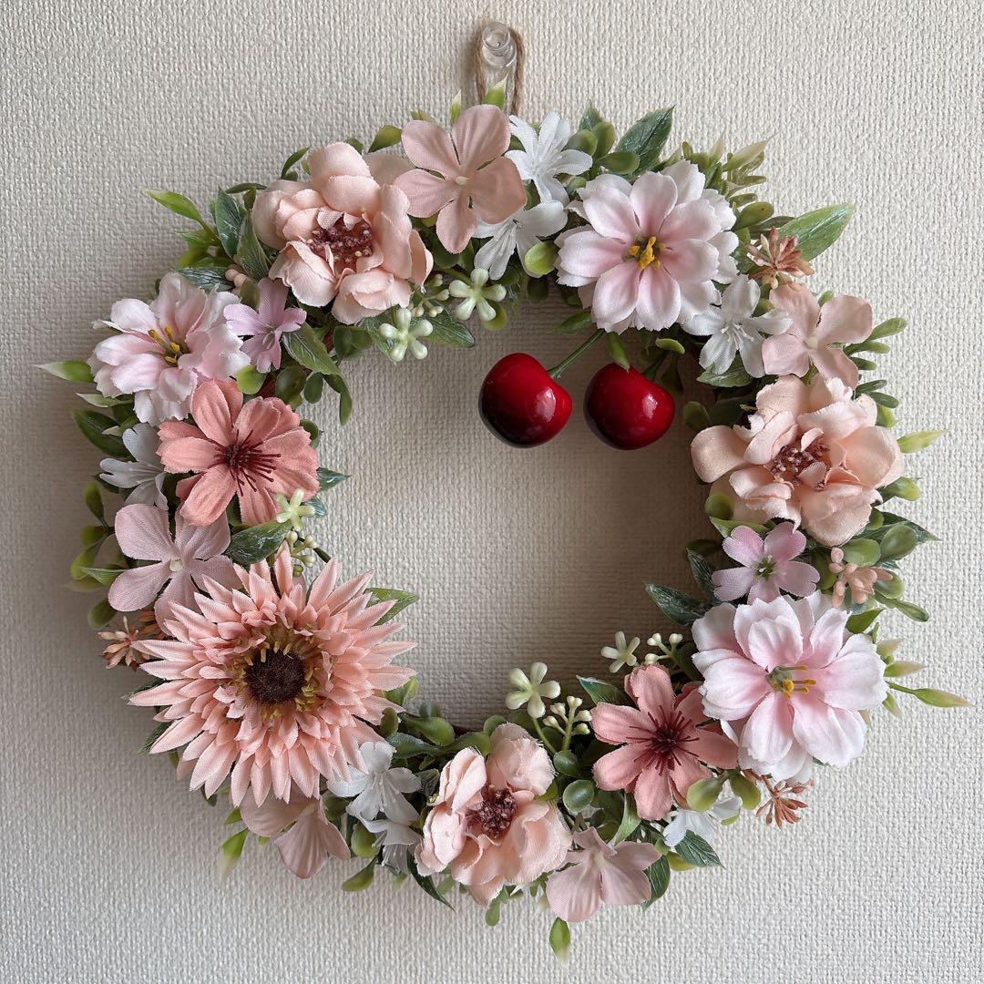 フラワーリース チェリーとピンクガーベラのリース - メルカリ
