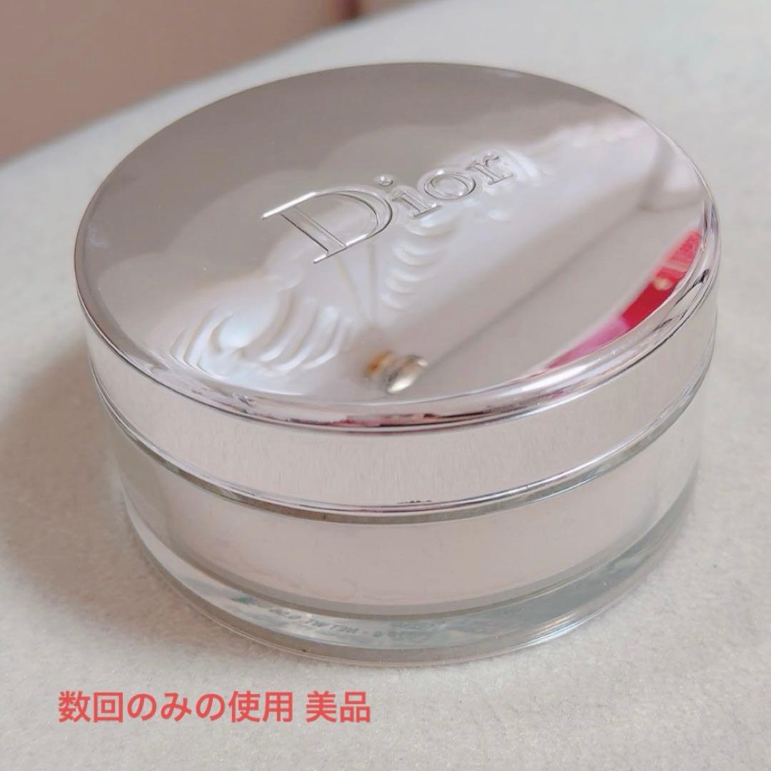 カプチュール トータル パーフェクション ルース パウダー 001 - メルカリ