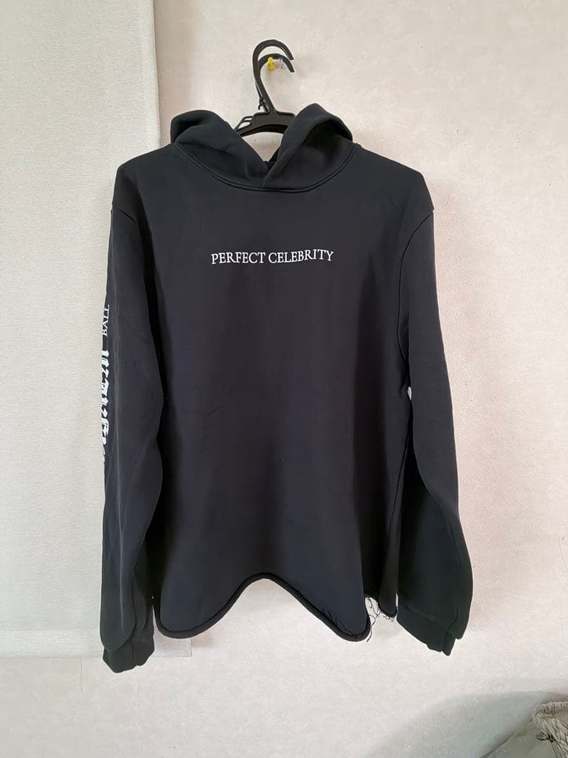 レディーガガ Mayhem ライブ限定パーカー M - メルカリ