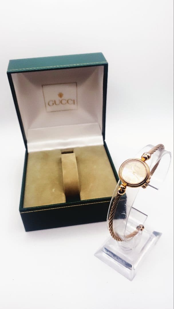 週末限定【稼働品】箱付き。グッチ　GUCCI 2700.2.L GUCCI（グッチ） 2700.2.L バングル腕時計 ゴールド レディース