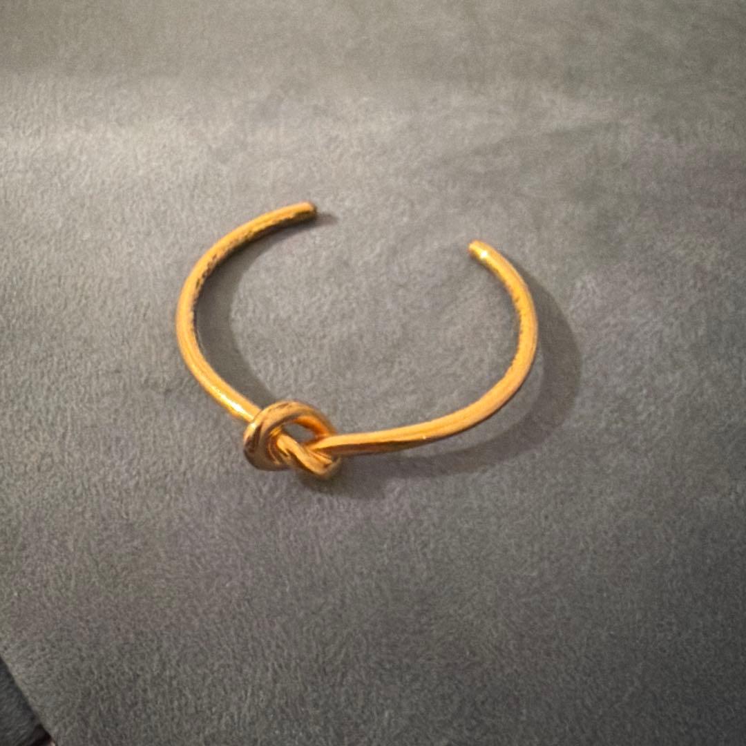 CELINE ゴールド ノットデザイン バングル - メルカリ