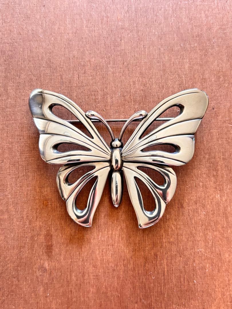   希少　バタフライ　ブローチ　925s ターコイズ付き ブロッサムカラー シルバー バタフライ ブローチ