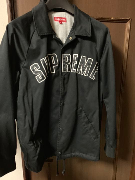 Supreme コーチジャケット アーチロゴ S 黒 - メルカリ