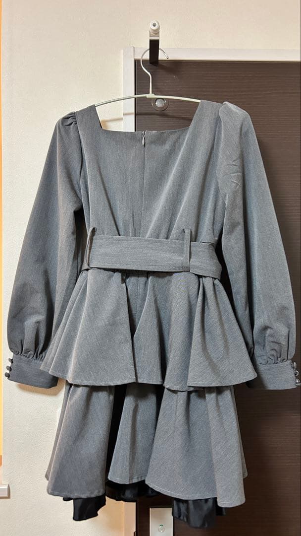 フロントホックティアードミニワンピース pium - メルカリ