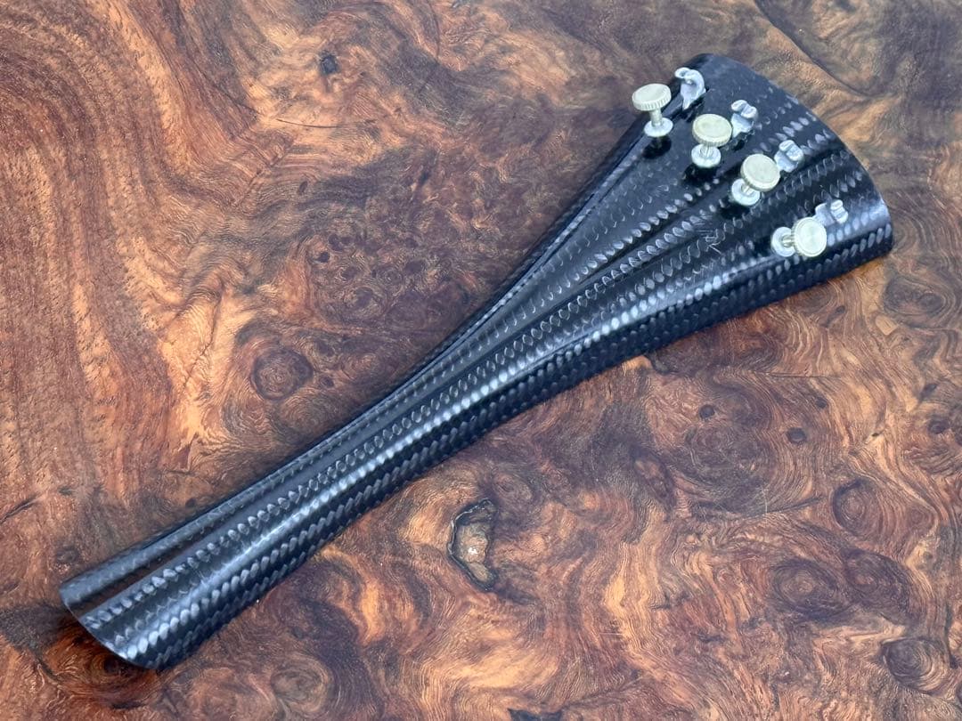 新品】Herdim チェロ用カーボンテールピース #389001（1） - メルカリ