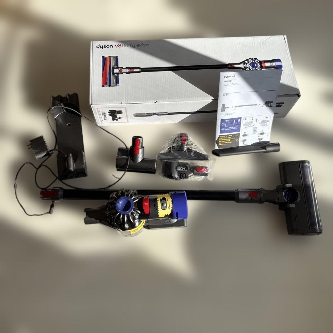 Dyson V8 スティッククリーナー 本体　訳あり Dyson V8 スティッククリーナー 本体 訳あり Dyson V8 スティック