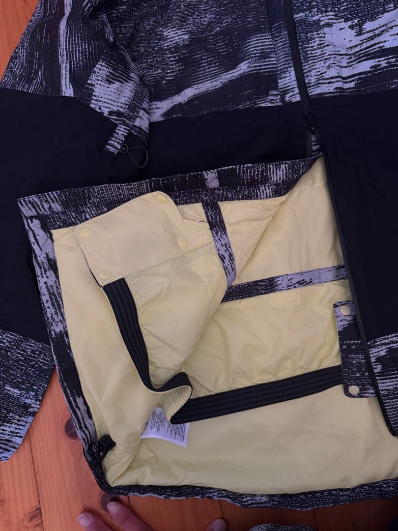 SALOMON 迷彩スノーボードウェア XL 【ほぼ新品】 新 モデル