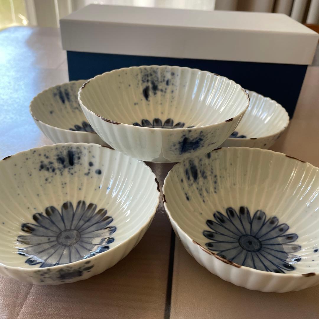 有田焼福泉窯手描き菊花型中鉢 - メルカリ