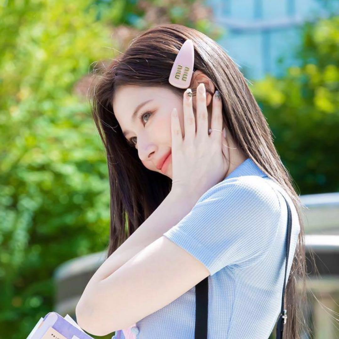 MIUMIU ミュウミュウ ヘアピン ヘアクリップ バレッタ - メルカリ