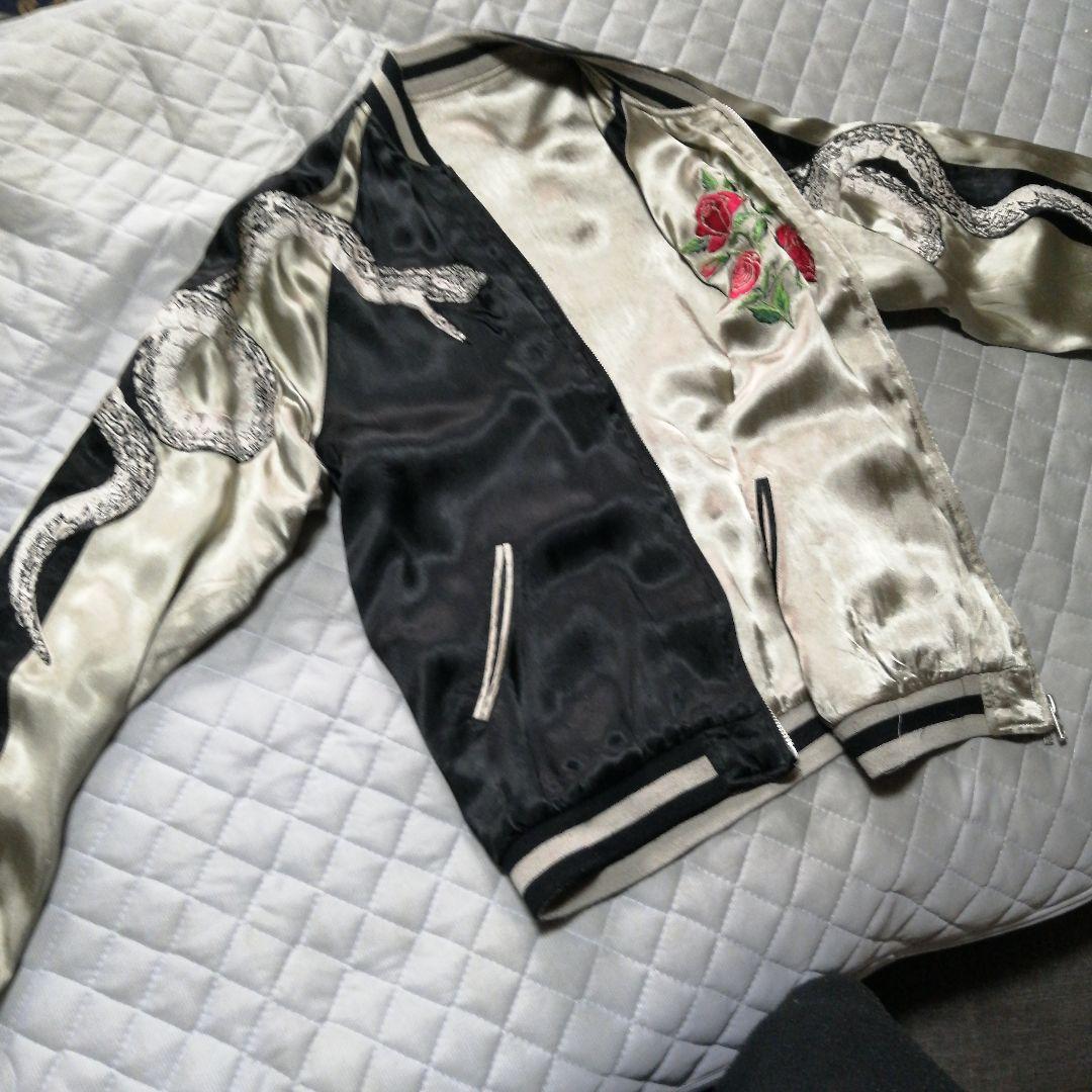 リバーシブルジャケット スカジャン 蛇＆薔薇 刺繍 - メルカリ