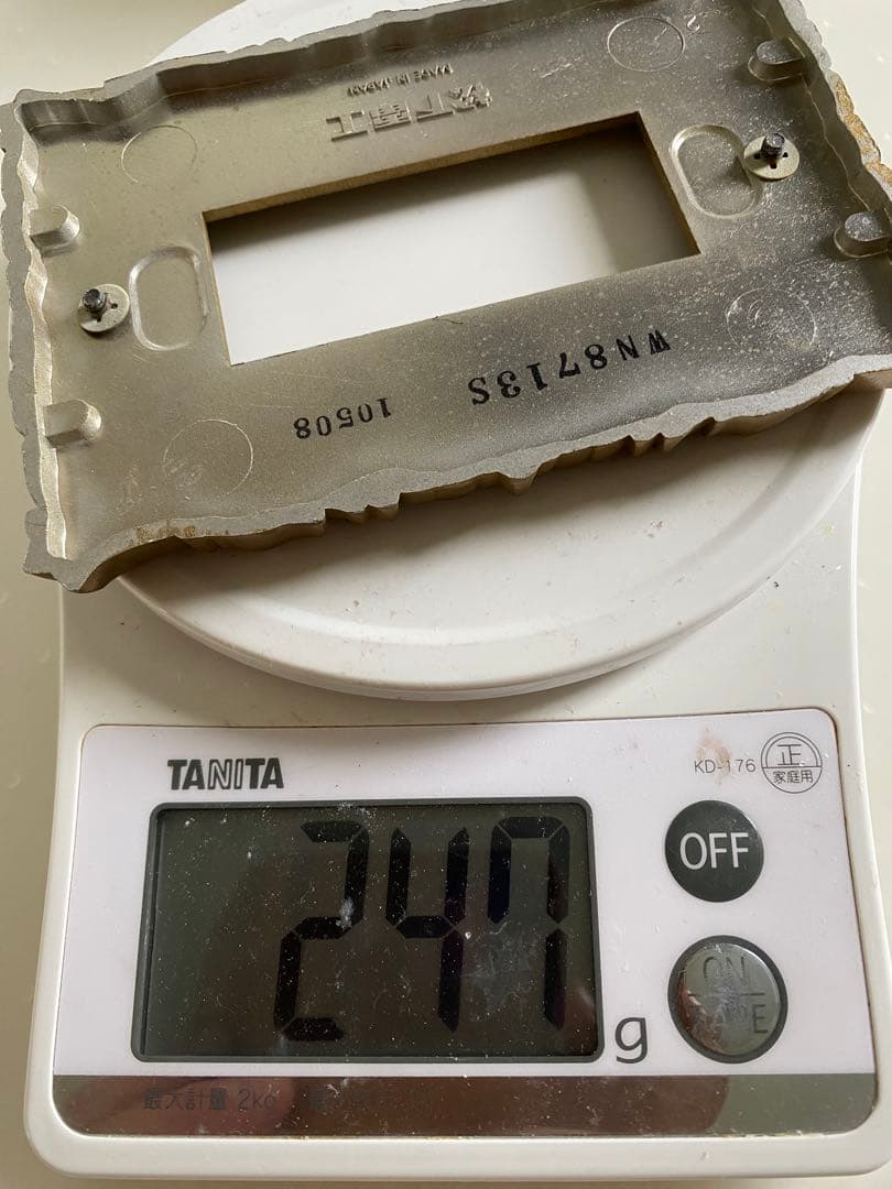 g*y様 アンティーク コンセントカバー 三つ口