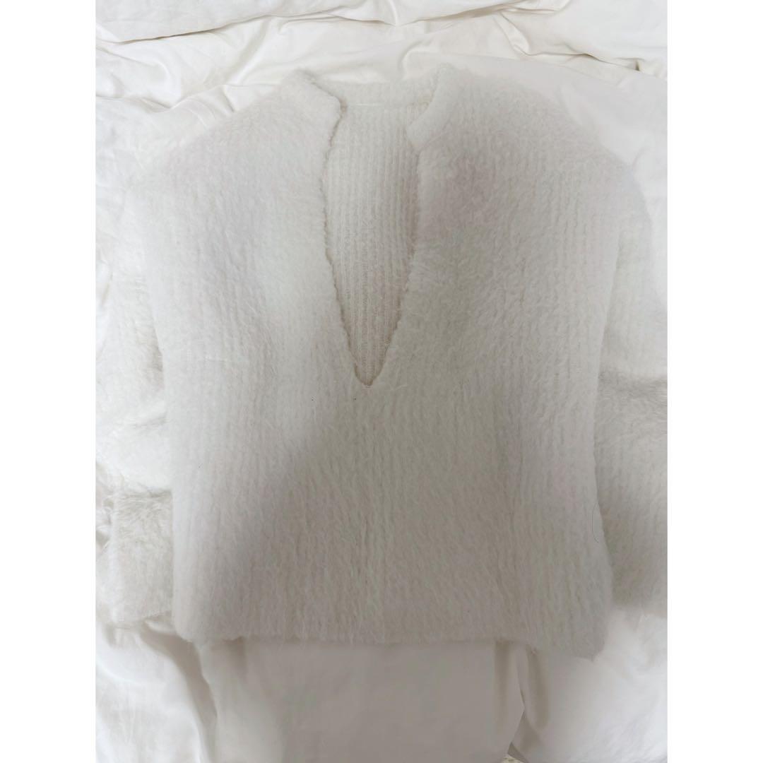 ウィムガゼット ニットVプルオーバー ホワイト 白 もこもこ 深め V