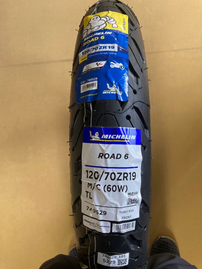 パーツ MICHELIN ROAD 6 120-70ZR19 TL Michelin Road 6 120/70ZR-19 60W Front Motorcycle - American Moto Tire