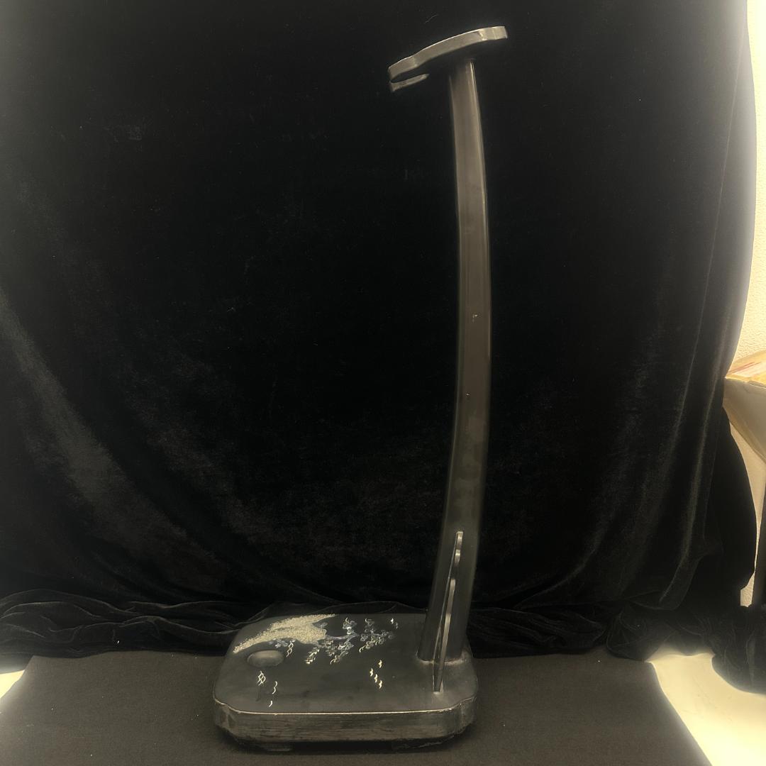 岩松紋 風情ある螺鈿 刀立て 太刀掛け