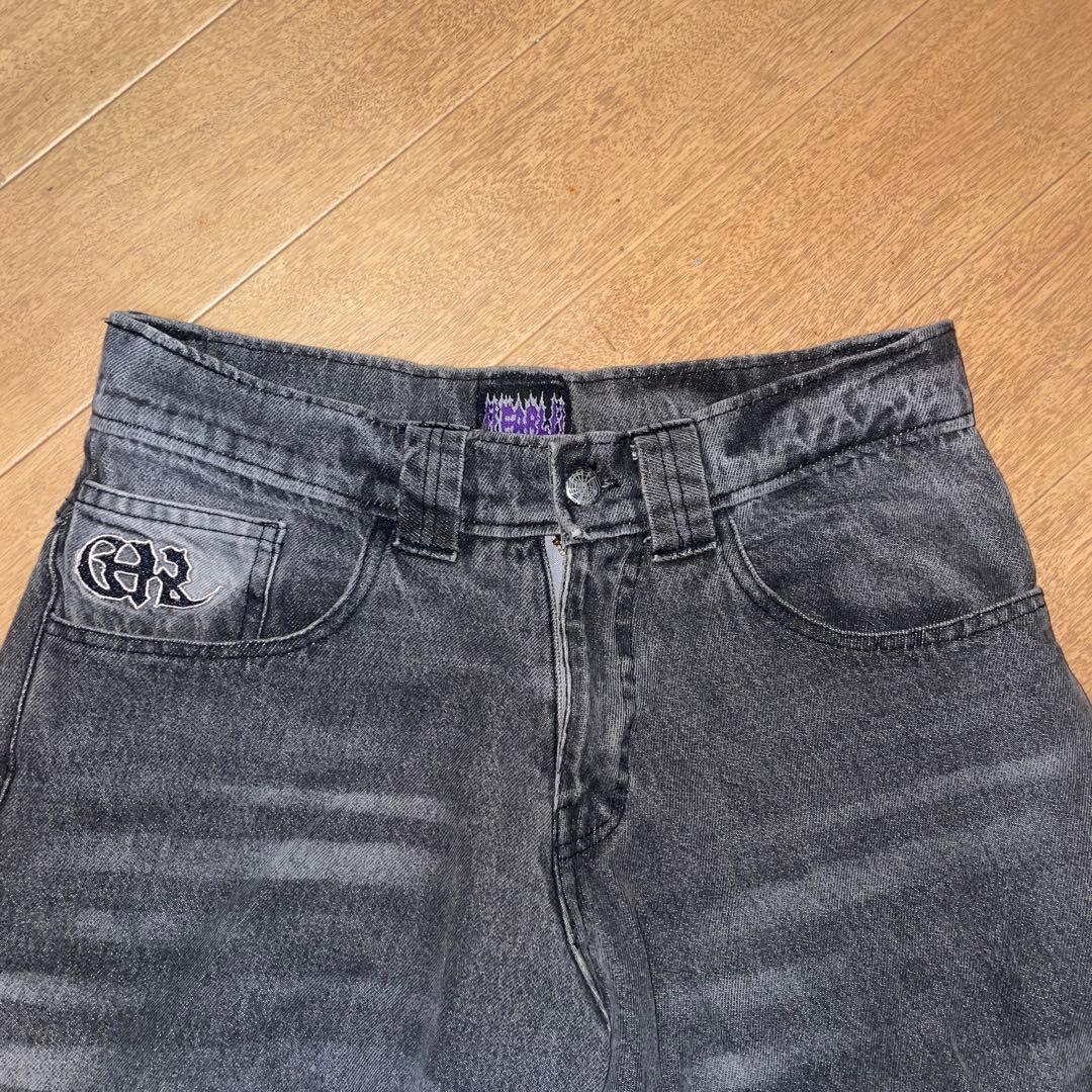 earl skateboards刺繍入りデニムパンツ - メルカリ