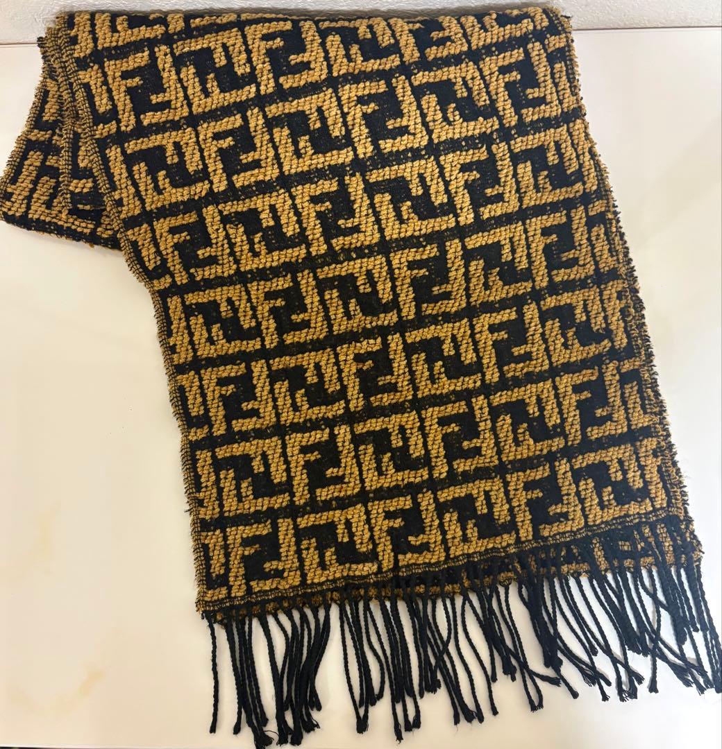 美品 FENDI フェンディ ズッカ柄 マフラー ブラックブラウン