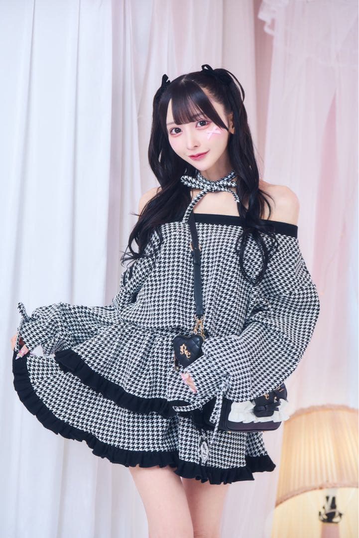 ReAmour ワンショルトレーナーワンピ 千鳥 りほぴ re amour - メルカリ