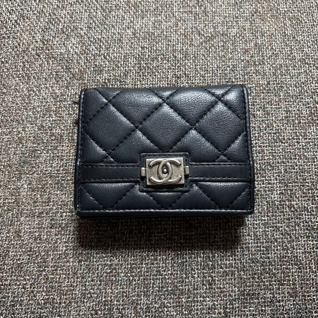 CHANEL ブラック キルティング 二つ折り財布 - メルカリ