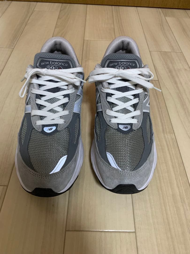 【みつ】New Balance 990 グレー スニーカー 街に馴染むあの頃の定番スニーカー】自分を癒してくれる相棒