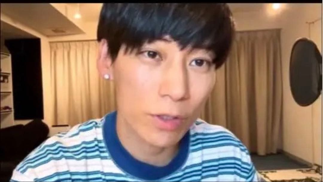 M エム　TAKUYA∞着用 TAKUYA∞が着用しているシャツ Brand：miu miu Item：Stripe Cotton