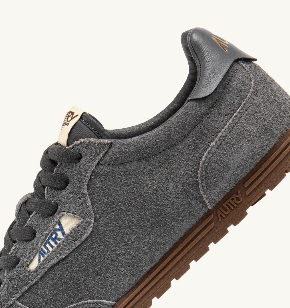 新品AUTRY オートリー WINDSPIN LOW MAN 43 27.5cm