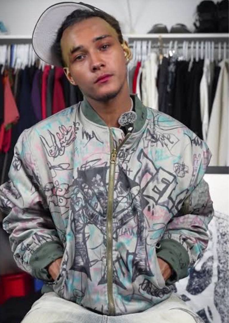 MOWALOLA モワローラ graffiti Bomber MA-1 M - メルカリ