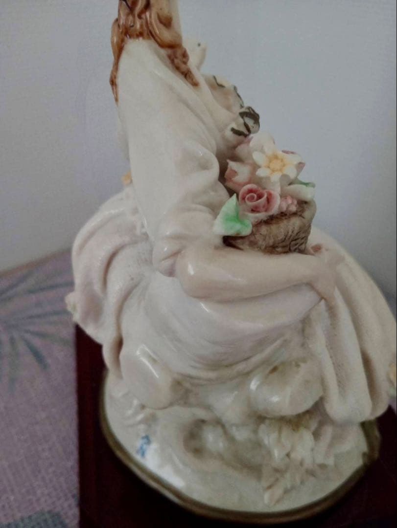 カポディモンテ レース人形 フィギュリン 陶器 人形