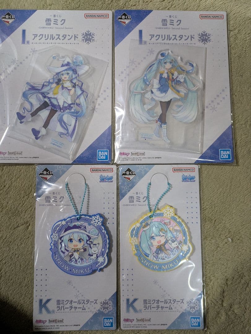 雪ミク アクリルスタンド・ラバーチャームセット 一番くじ - メルカリ