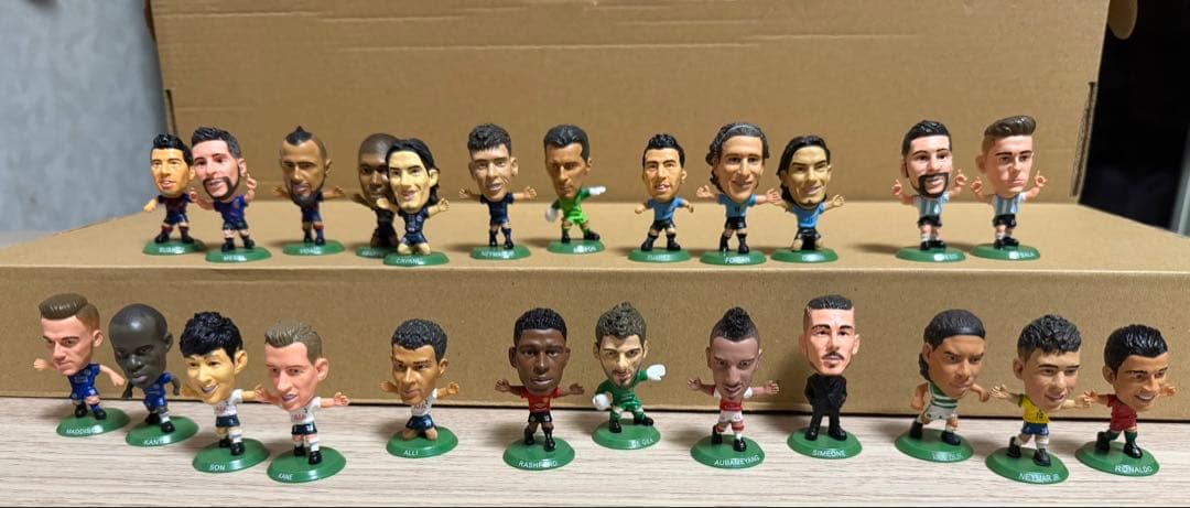 ハ*ン様 【サッカースターズ】　24体　まとめ売り 楽天市場】バルセロナ サッカースターズの通販