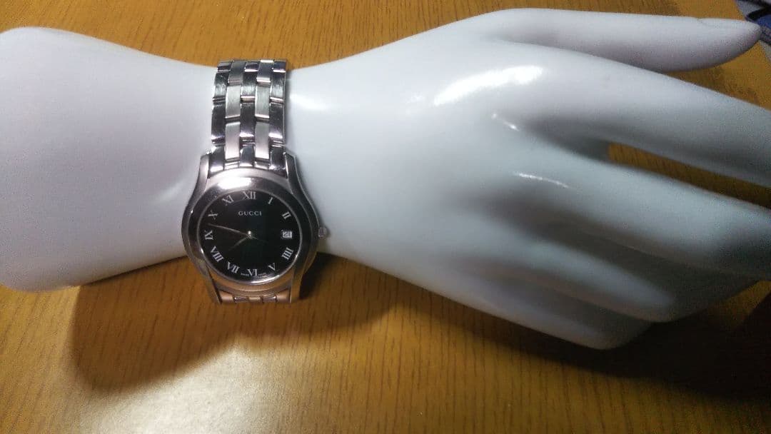 電池交換済み】Gucci 5500 M アナログ腕時計 ブラック