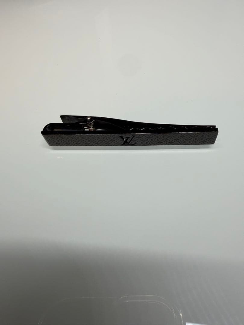 専用箱付き※Louis Vuitton ネクタイピン ブラック - メルカリ