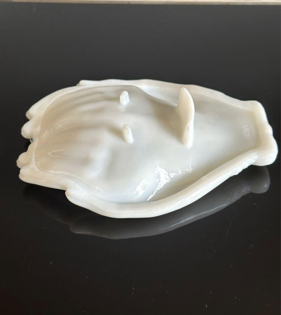 ミッドセンチュリー ソープディッシュ ハンドトレイ ミルクガラス AVON