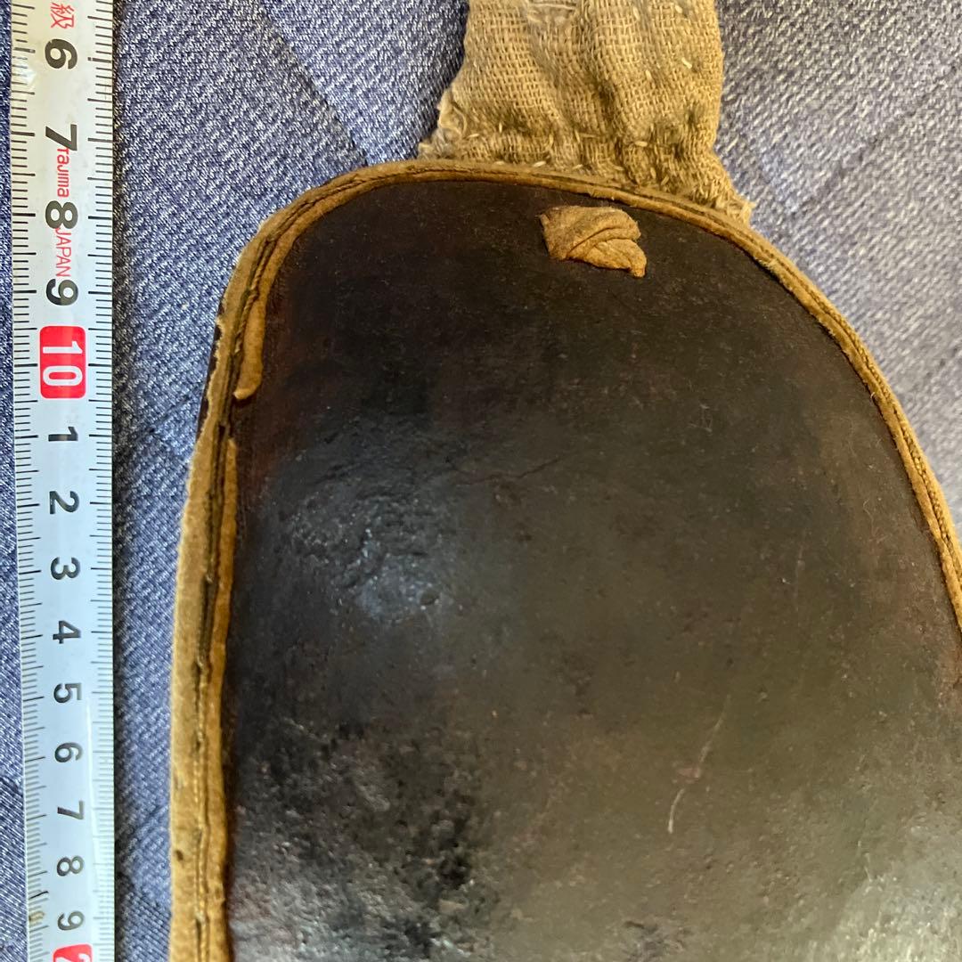 最終値下げ 鎧・甲冑 桐箱付きの鐵味良い本歌の鉢金 額当て - メルカリ