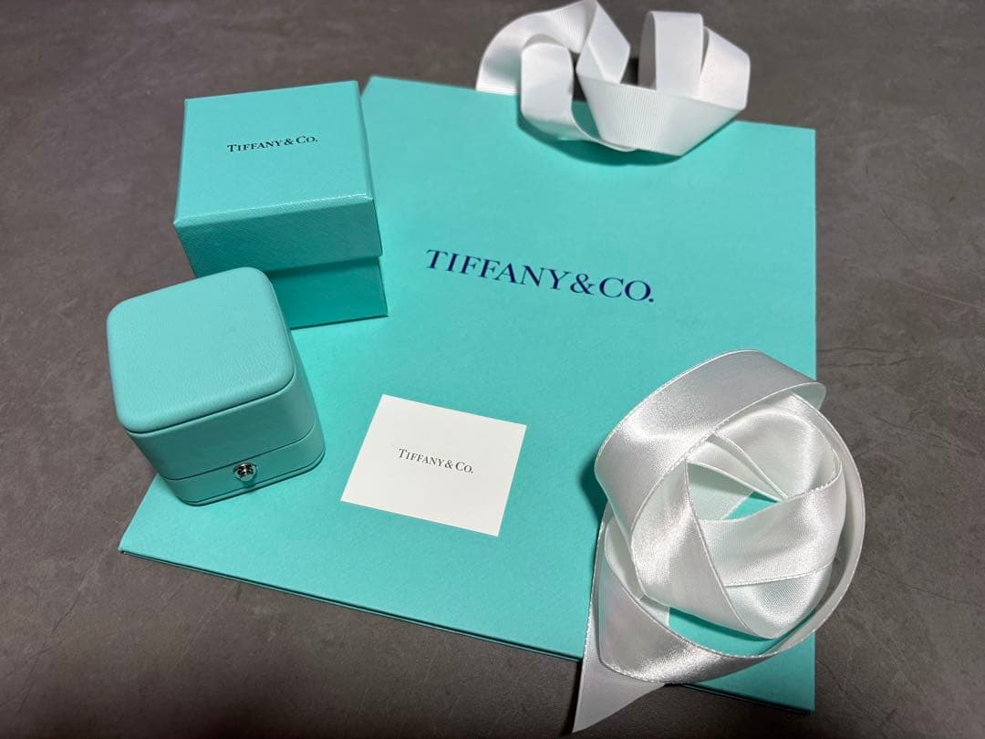 空箱】Tiffany & Co. リング用 ボックス ギフトセット - メルカリ
