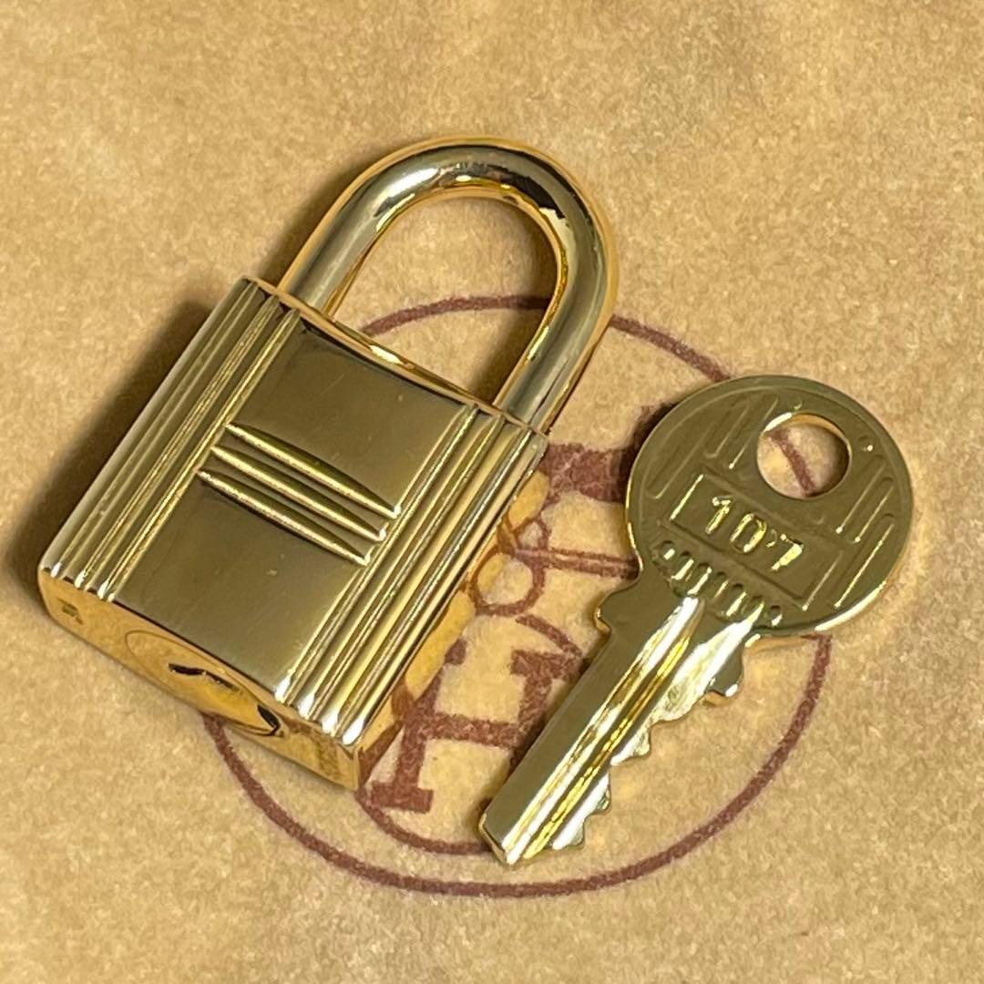 【美品】エルメス K24ゴールドメッキ パドロック カデナ リペア品 107番 美品】エルメス K24ゴールドメッキ パドロック カデナ リペア品 107番