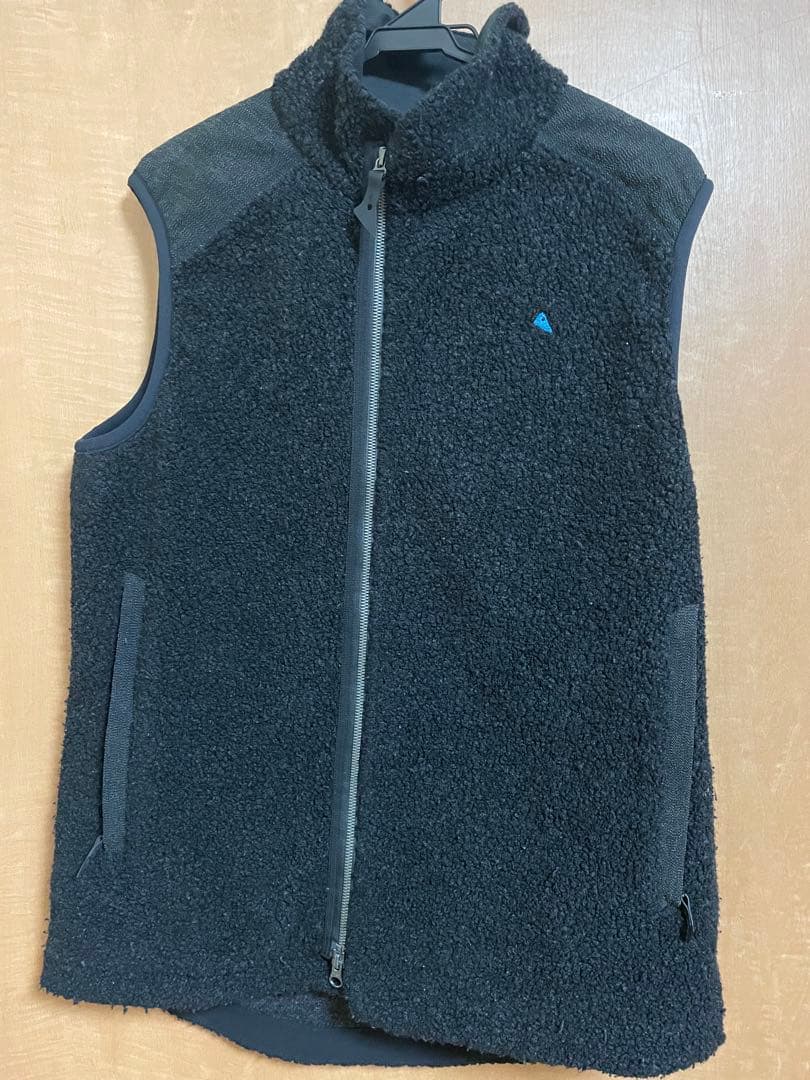 Skoll Vest Raven クレッタルムーセン 定価82,500 20622M81_215_001small.jpg?crop