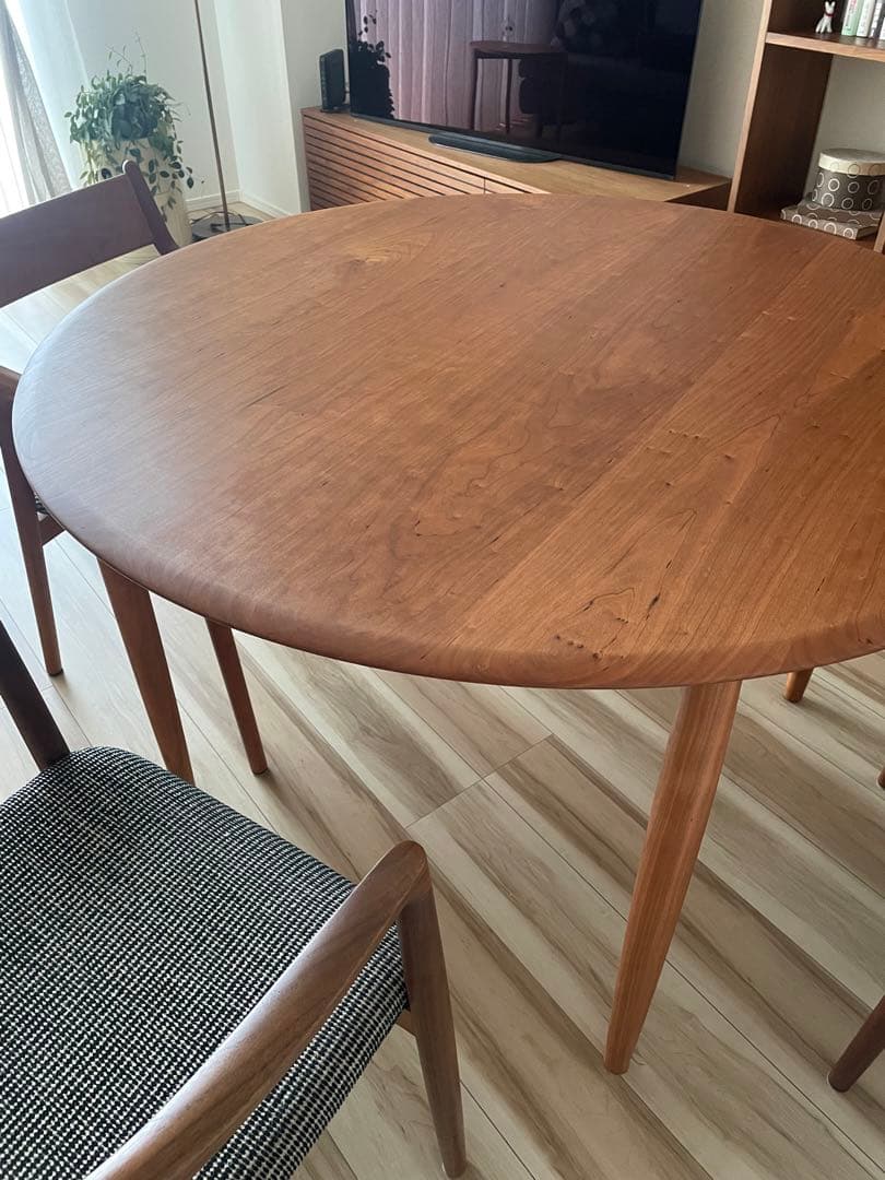 カイクリスチャンセン universe table ブラックチェリー 110