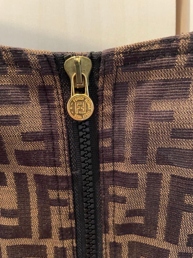 ノブユキ様専用】Fendi ロゴタイトスカート フェンディ - メルカリ