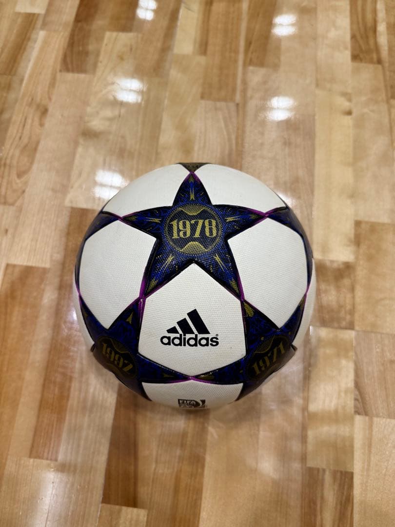 フィナーレ Wembley ウェンブリー　アディダス ボール adidas（アディダス） UEFA チャンピオンズリーグ 12-13 公式試合球