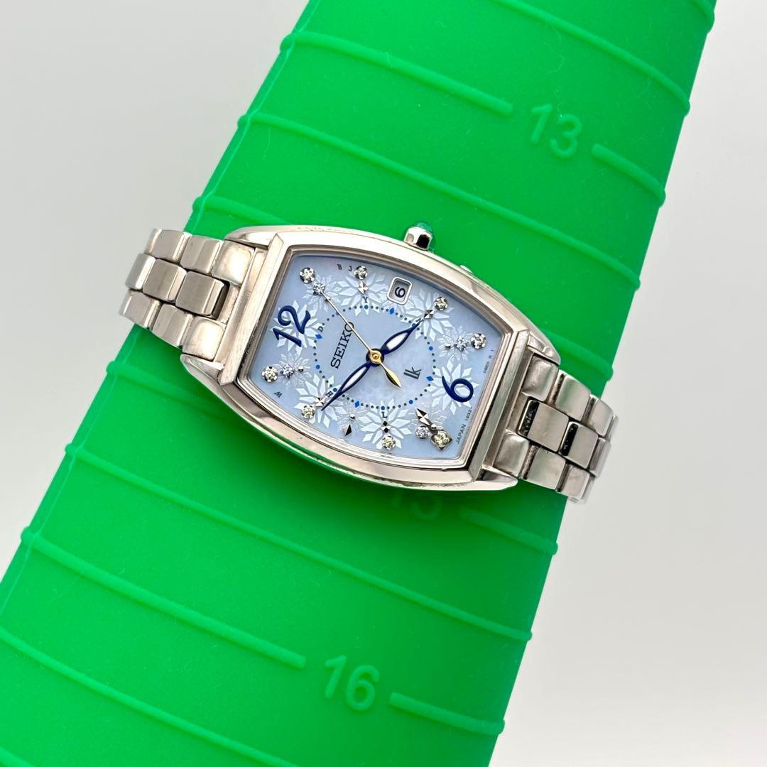 限定モデル】SEIKO ルキア 腕時計 1B32 電波ソーラー トノー 花柄